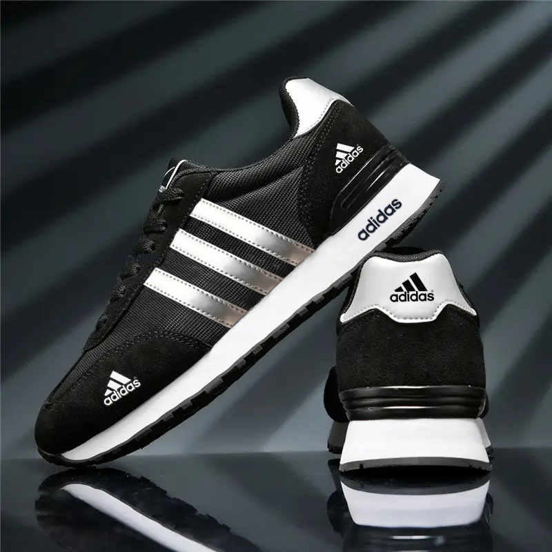 2025 M. NAUJI VASARINIAI KVĖPUOJANTYS „ADIDAS®“ VYRIŠKI SPORTINIAI BATELIAI