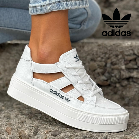 Adidas Originals női platformcipő lyukakkal, modern stílusban