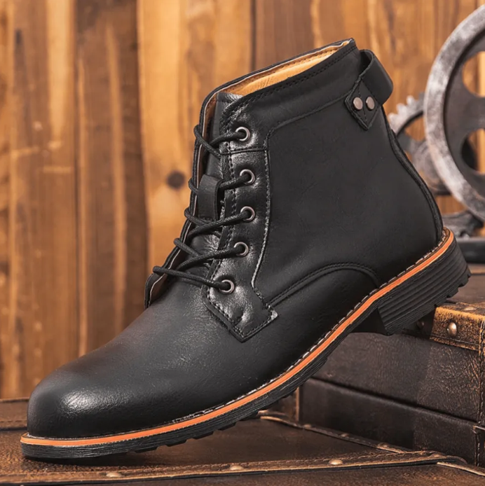 2023 ÚJ ÉS HASZNÁLT FÉRFI BŐR CSIZMA