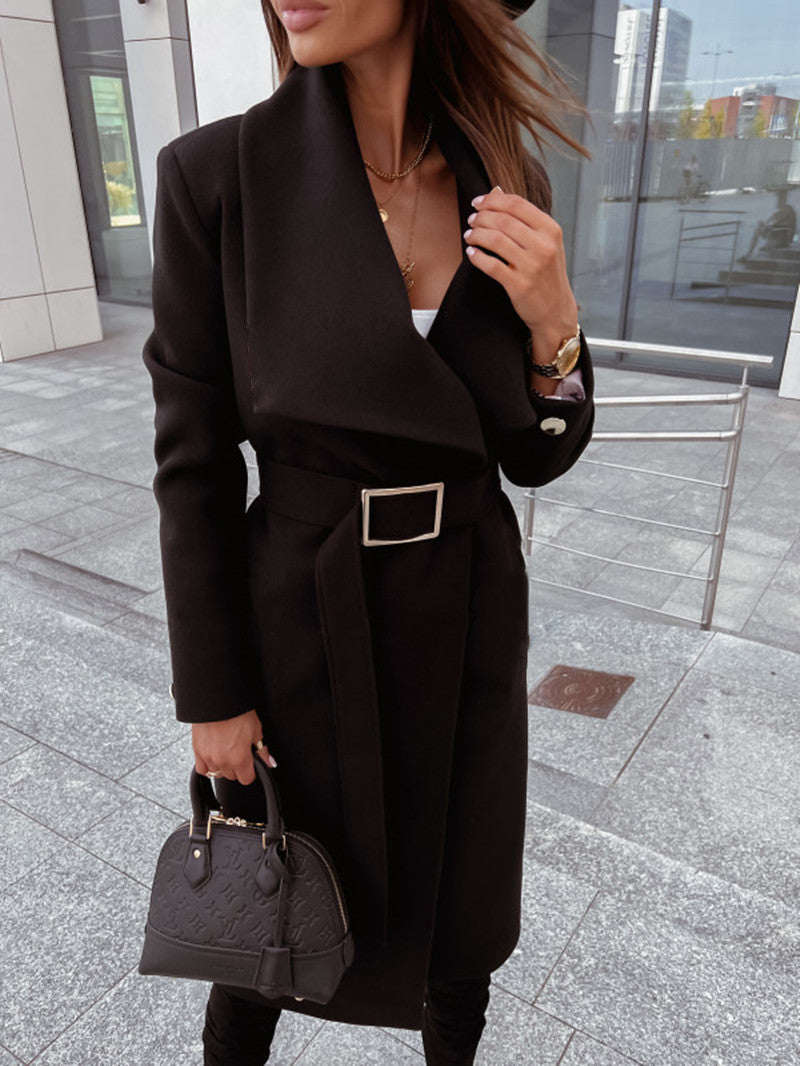 Elegáns kabát nagy V-nyakkal Elegáns kabát nagy V-nyakkal WEBHELYEM  Elegáns kabát nagy V-nyakkal