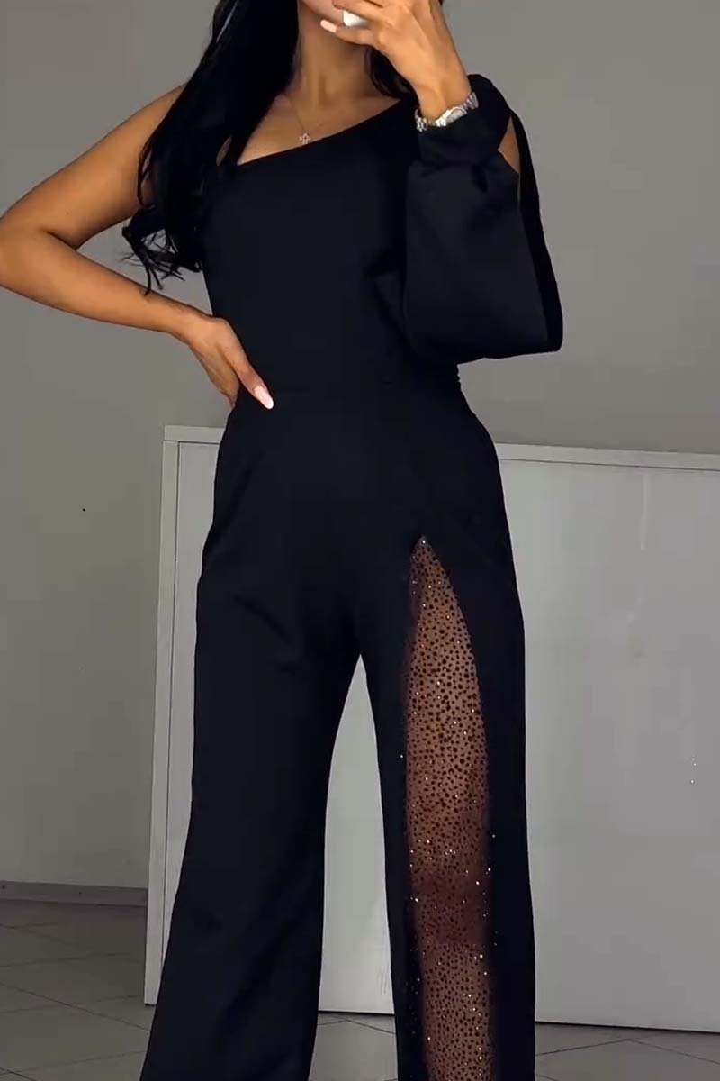 Divatos és szexi női jumpsuit ferde vállú és magas hasítékkal