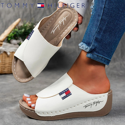 🔥Utolsó akció 50% kedvezménnyel - kényelmes női bőrpapucs vastag talppal és lábboltozat-támasztással