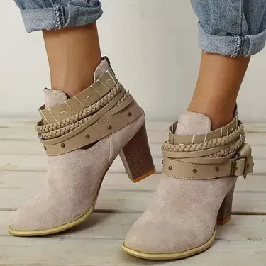 👢【35-43】2023 Új nagyméretű női téli csizma hegyes orrú magassarkú elegáns cipzáras szatén csizma