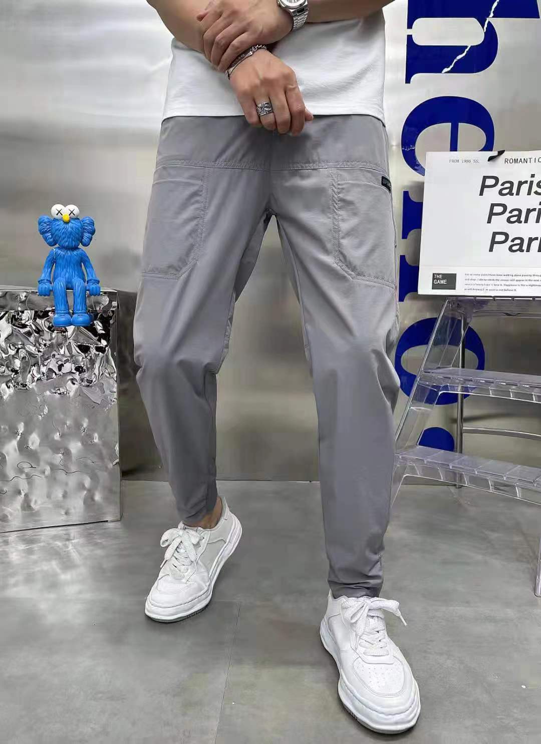 Férfi, nagy nyúlású, több zsebes Skinny Cargo nadrág